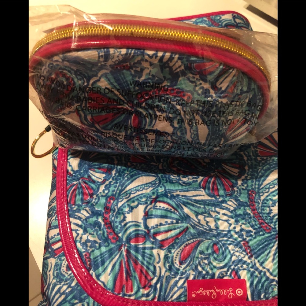 NWT gorgeous Lilly Pulitzer for Target travel set. GWP included.